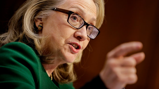 hillary enojada.jpg